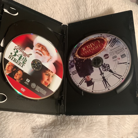 ☄️2/$15☄️Christmas movies set of 3 - Picture 2 of 2